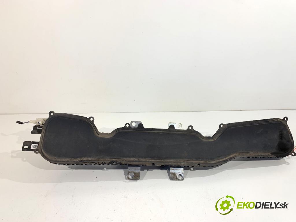 VOLVO V40 liftback 2012 84 kW D2 1560 airbag AirBag OCHRANA Pěšky P31305431