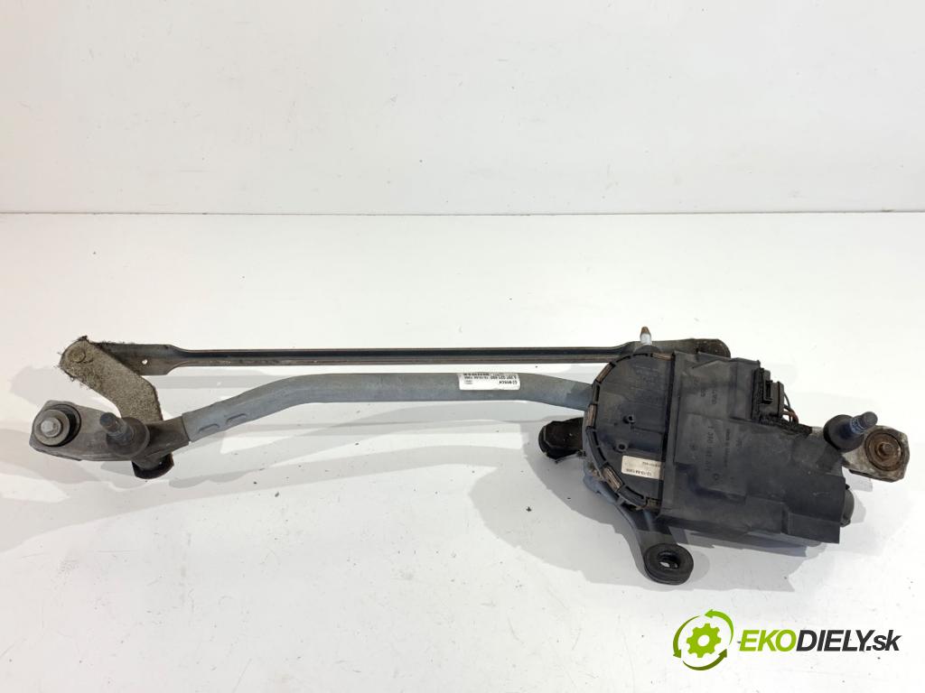 VOLVO V40 liftback 2012 84 kW D2 1560 mechanismus stěračů přední část 31378574 (Motorek stěračů přední)