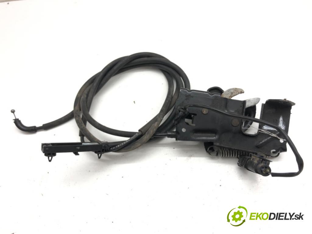 BMW F34 liftback 2016 190 kW 330 d 2993 zámok kapoty predný 7242548