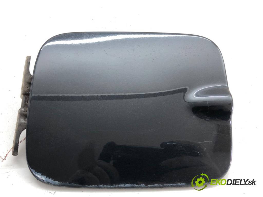SUZUKI IGNIS II liftback 2006 69 kW 1.3 (RM413) 1328 dvířka nádrže paliva  (Klika dveří ostatní)