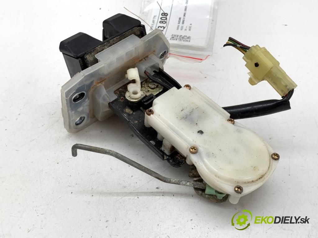 SUZUKI IGNIS II liftback 2006 69 kW 1.3 (RM413) 1328 zámok dveří zadní část
