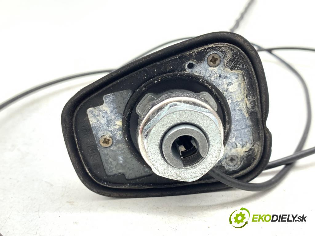 RENAULT CLIO IV liftback 2014 66 kW 0.9 TCe 90 898 ANTENA