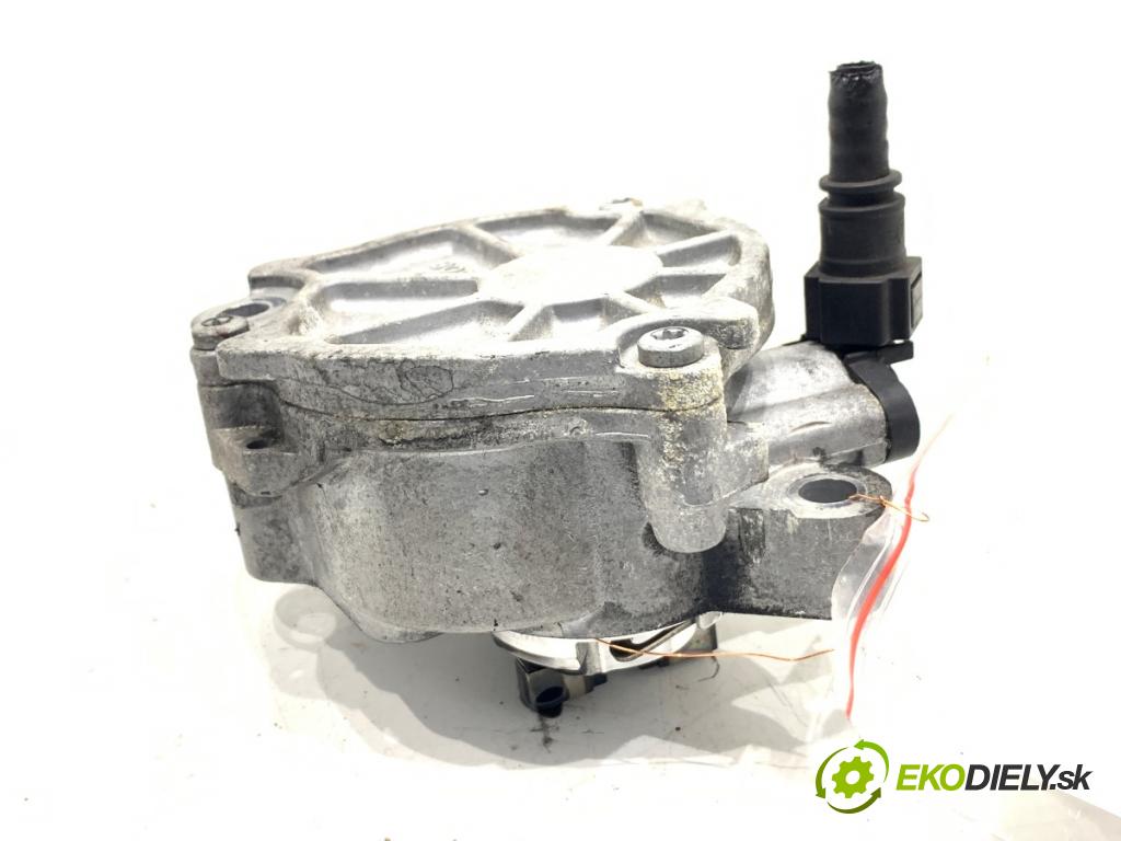 VOLVO V40 liftback 2012 84 kW D2 1560 pumpa vakuová 9804021880