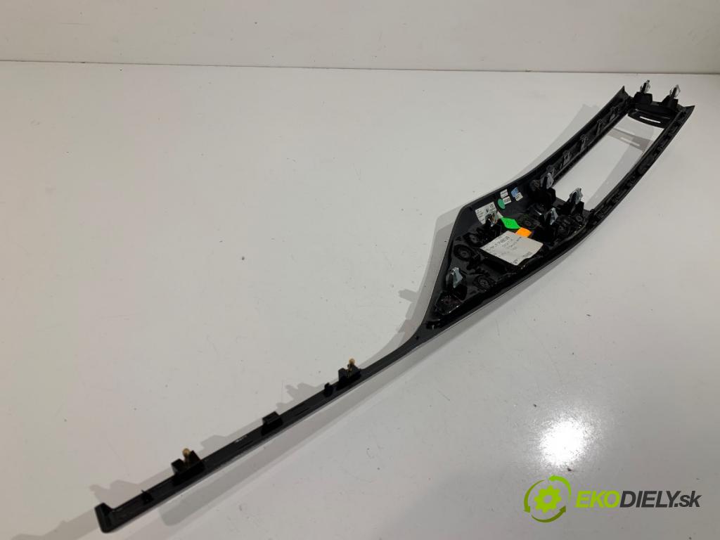 BMW F34 liftback 2016 190 kW 330 d 2993 lišty kryt  (Lišta)