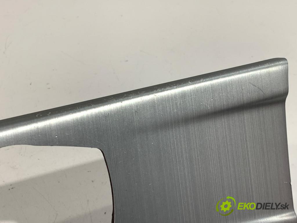 BMW F34 liftback 2016 190 kW 330 d 2993 lišty kryt  (Lišta)