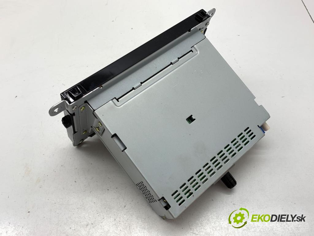 RENAULT CLIO IV liftback 2014 66 kW 0.9 TCe 90 898 RADIO Displej 281153868R
