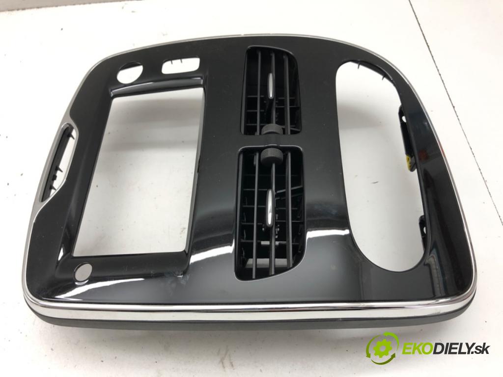 RENAULT CLIO IV liftback 2014 66 kW 0.9 TCe 90 898 Mriežky kúrenia predný 682607616R