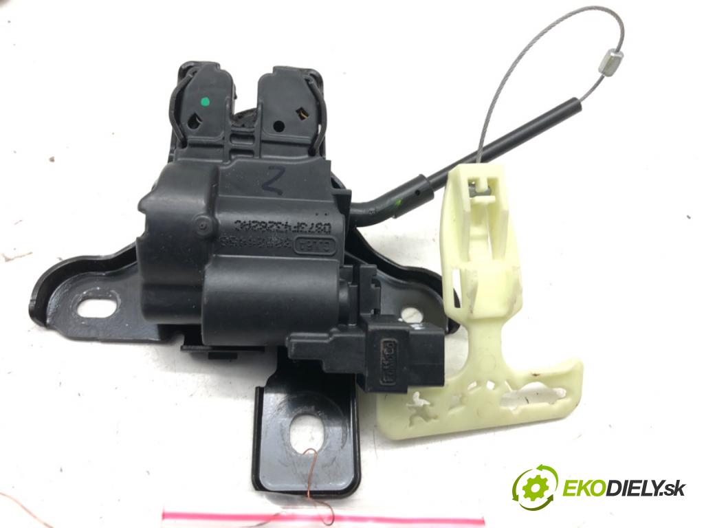 FORD MONDEO MK5 sedan 2013 133 kW 1.6 1596 zámok dveří zadní část D973F43282FC