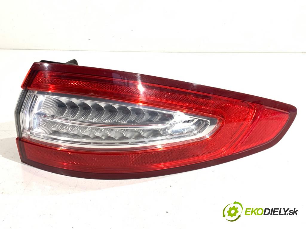 FORD MONDEO MK5 sedan 2013 133 kW 1.6 1596 Svetlo pravy zad DS73-13404-AG
