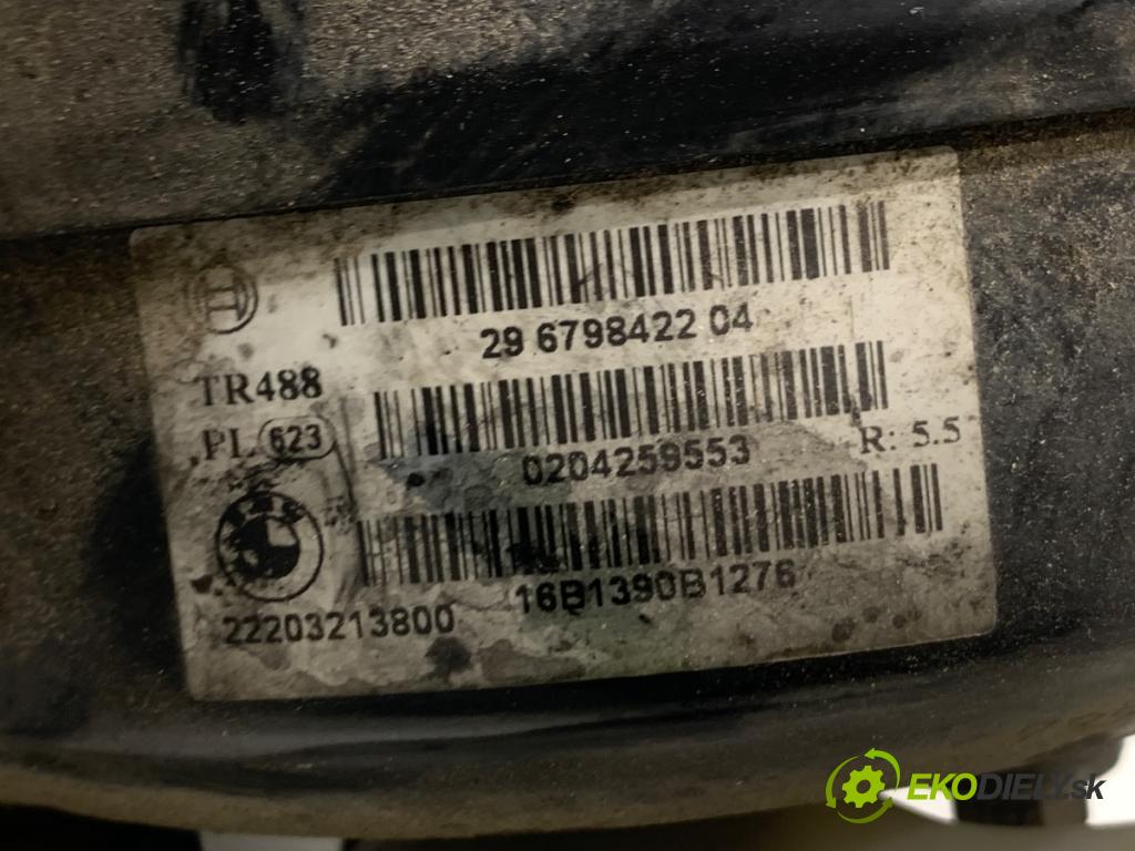 BMW F34 liftback 2016 190 kW 330 d 2993 posilovač bŕzd 6798422