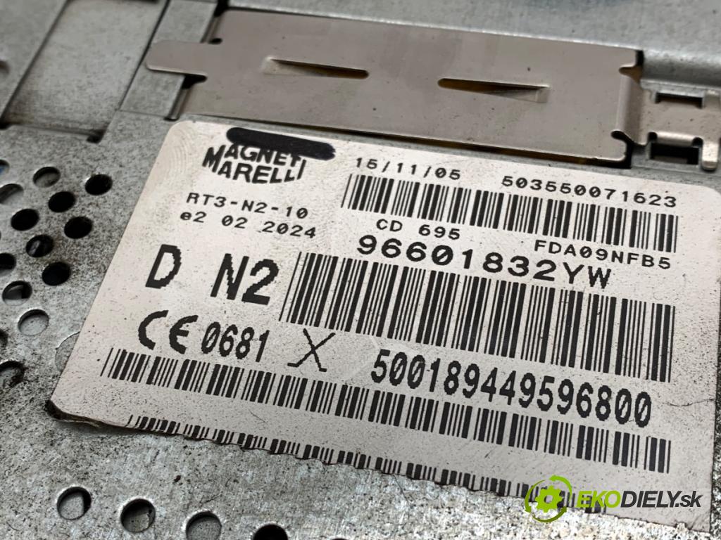 PEUGEOT 407 SW Kombi 2006 80 kW 1.6 HDi 110 1560 RADIO Navigácia 96601832YW (Audio zariadenie)