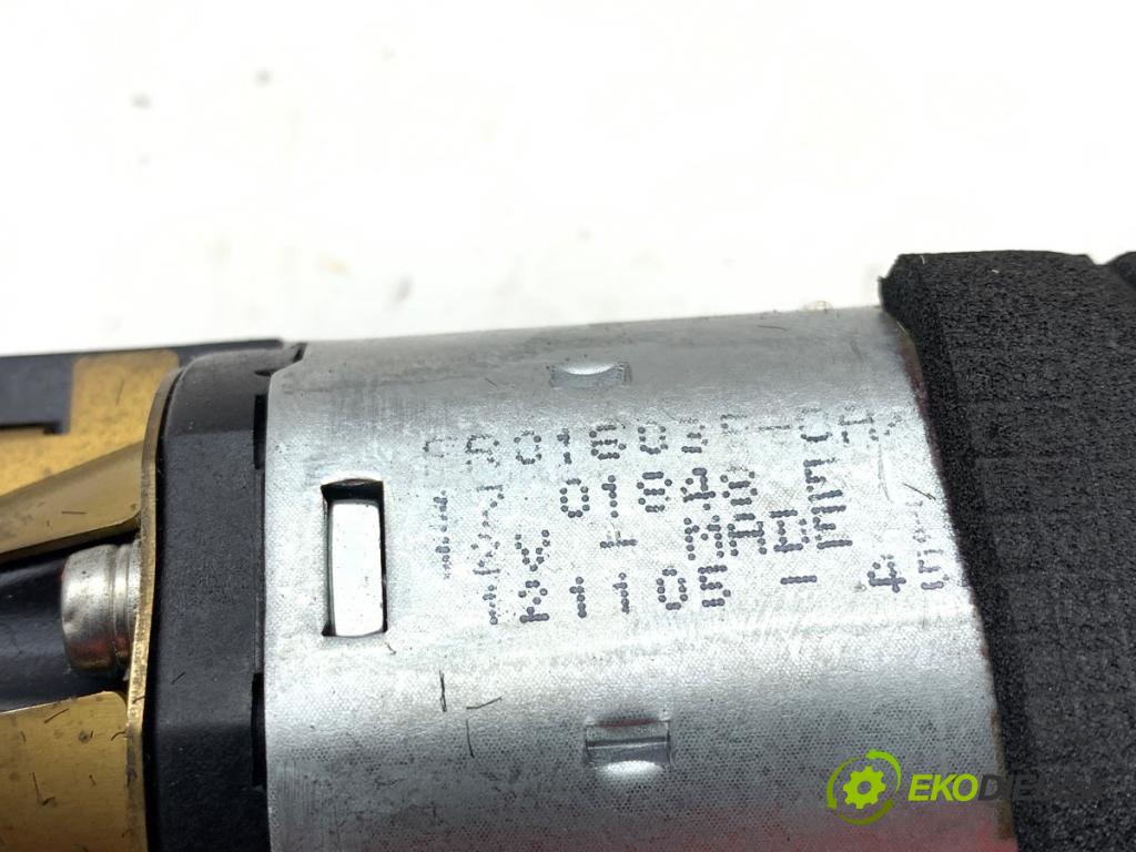 PEUGEOT 407 SW Kombi 2006 80 kW 1.6 HDi 110 1560 motor střešního okna