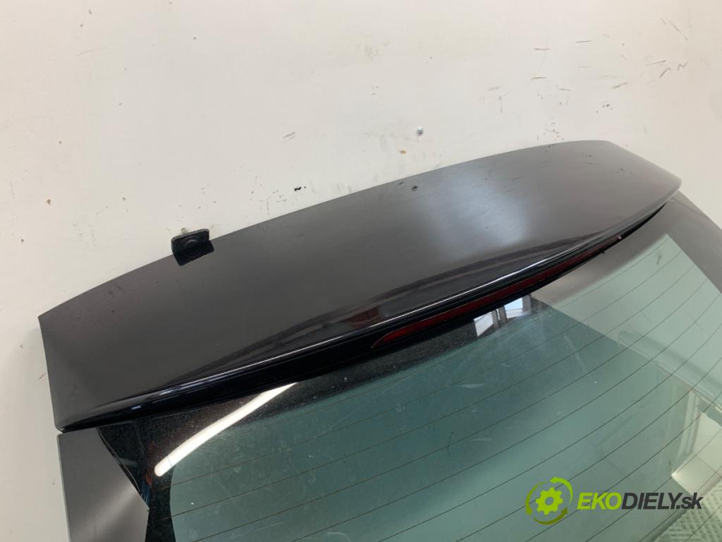 SKODA OCTAVIA III Kombi 2019 110 kW 2.0 TDI 1968 kapota zadní část