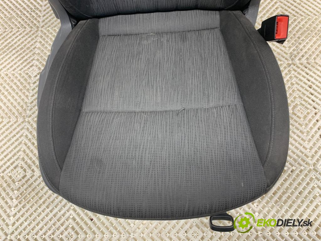SKODA OCTAVIA III Kombi 2019 110 kW 2.0 TDI 1968 Sedadlo pravy predný