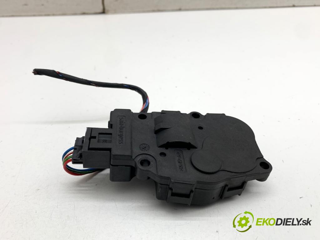BMW F34 liftback 2016 190 kW 330 d 2993 motor topení EFB491