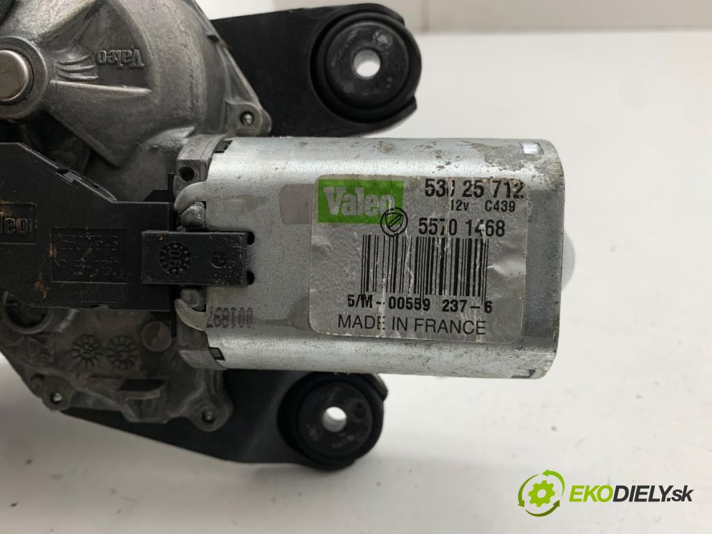 FIAT GRANDE PUNTO liftback 2006 55 kW 1.3 D Multijet 1248 motor stěračů zadní část 53025712