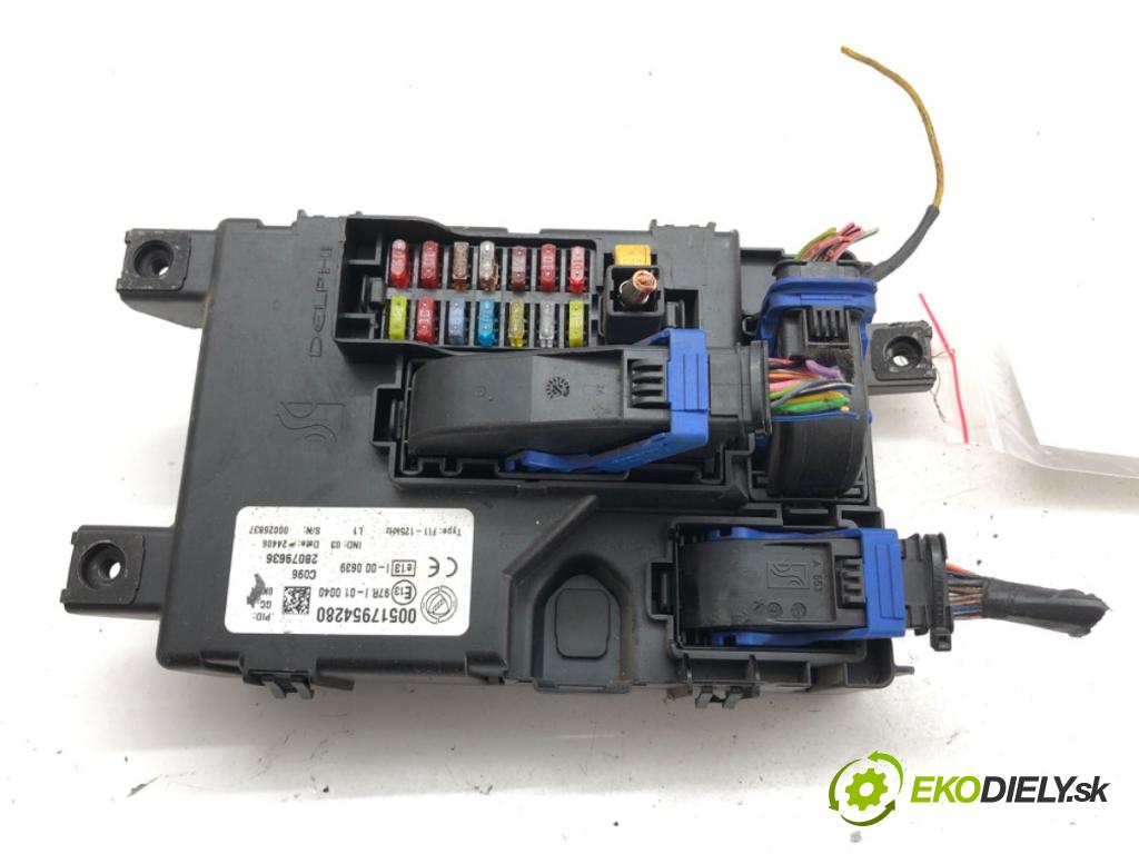 FIAT GRANDE PUNTO liftback 2006 55 kW 1.3 D Multijet 1248 Modul BSI 00517954280 (Poistková skrinka)