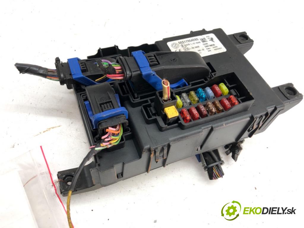 FIAT GRANDE PUNTO liftback 2006 55 kW 1.3 D Multijet 1248 Modul BSI 00517954280 (Poistková skrinka)