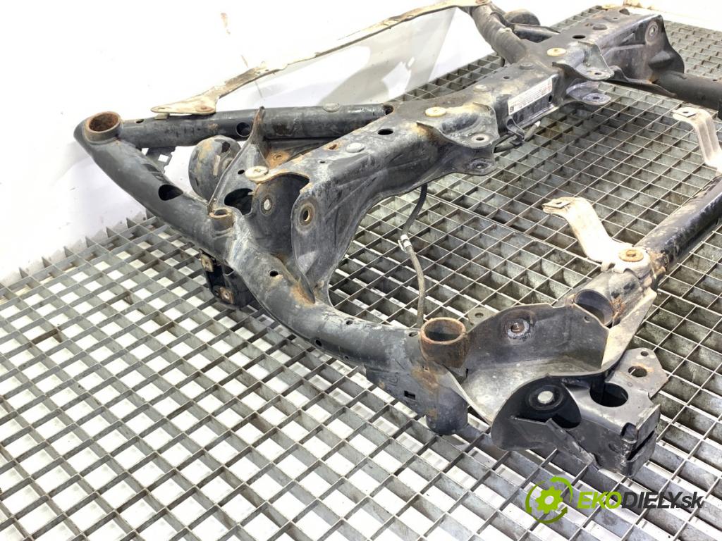 BMW F34 liftback 2016 190 kW 330 d 2993 Výstuha pod Motor (Výstuha predná)
