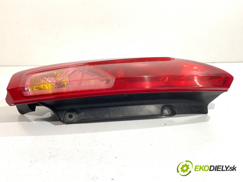 FIAT GRANDE PUNTO liftback 2006 55 kW 1.3 D Multijet 1248 Svetlo pravy zad 51701590