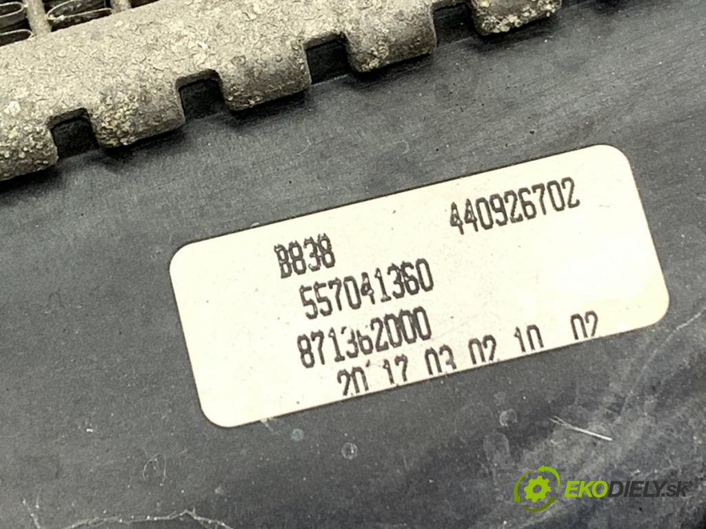 FIAT GRANDE PUNTO liftback 2006 55 kW 1.3 D Multijet 1248 chladič vody 557041360 (Vodní chladič)