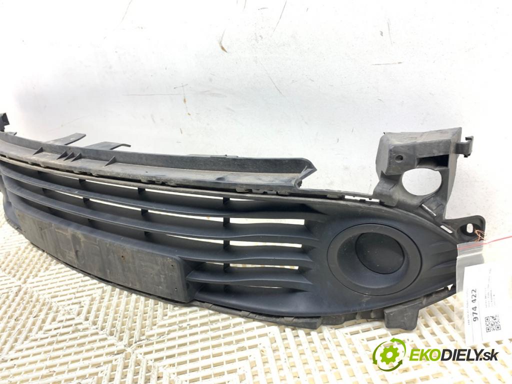 RENAULT CLIO IV liftback 2014 66 kW 0.9 TCe 90 898 Mriežky nárazníka predný 622549142R (Mriežka predná (maska chladiča))