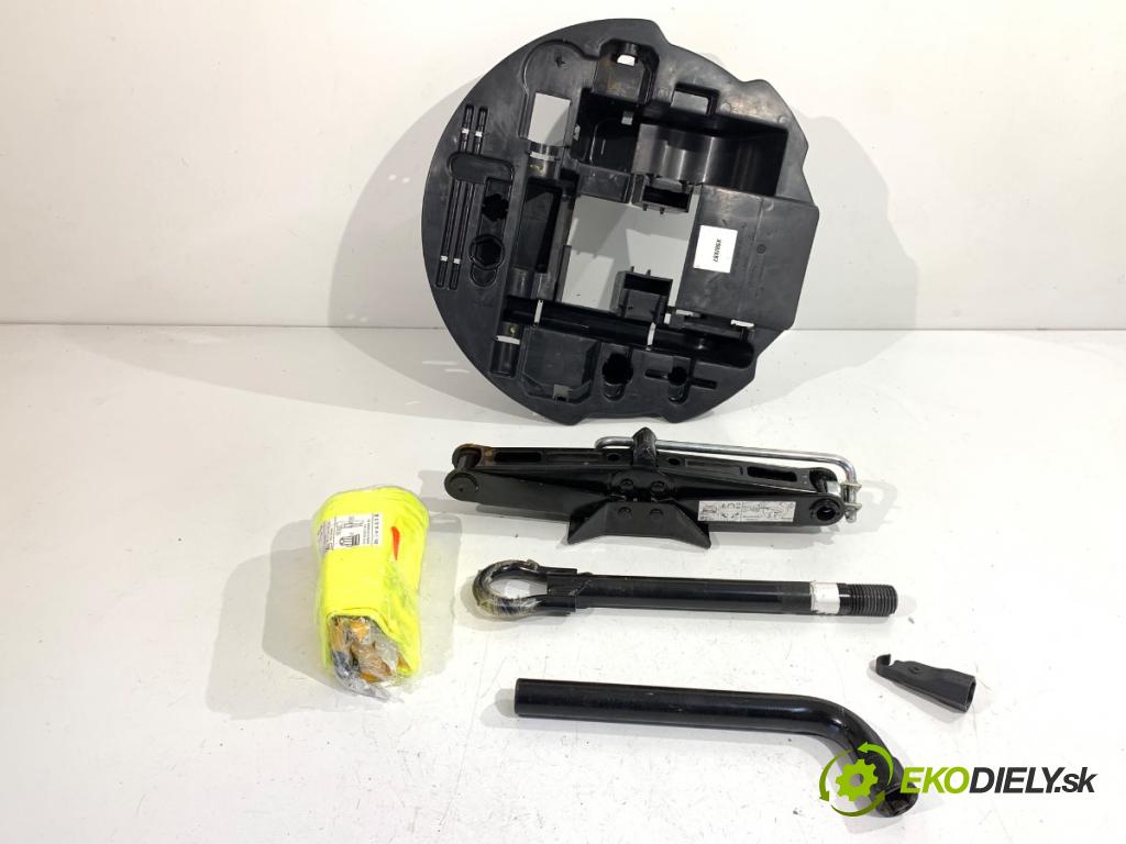 RENAULT CLIO IV liftback 2014 66 kW 0.9 TCe 90 898 Súprava náradia 997506470R
