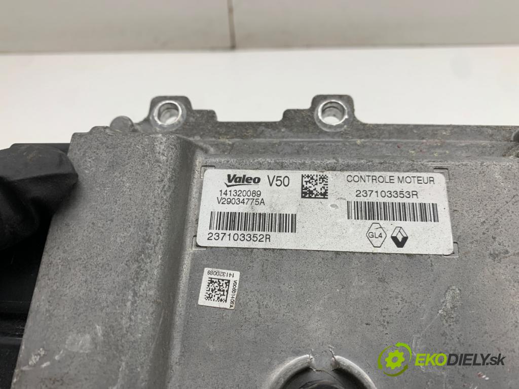 RENAULT CLIO IV liftback 2014 66 kW 0.9 TCe 90 898 riadiaca jednotka Motor 237103353R (Riadiaca jednotka)