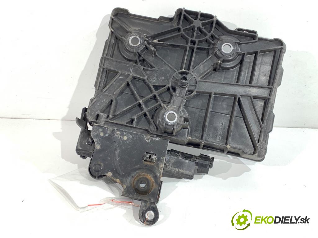 RENAULT CLIO IV liftback 2014 66 kW 0.9 TCe 90 898 obal akumulátora 648601269R