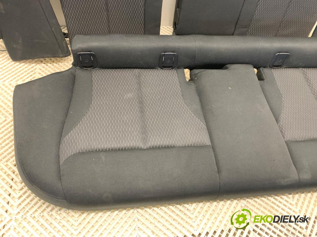 BMW F34 liftback 2015 140 kW 320 d 1995 sedadlo druhý VLÁDA: