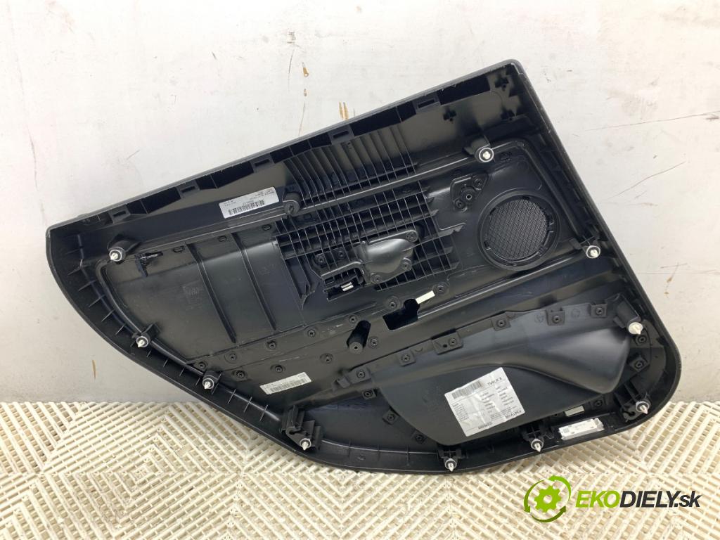 BMW F34 liftback 2015 140 kW 320 d 1995 čalúnenie Dvere pravy zad