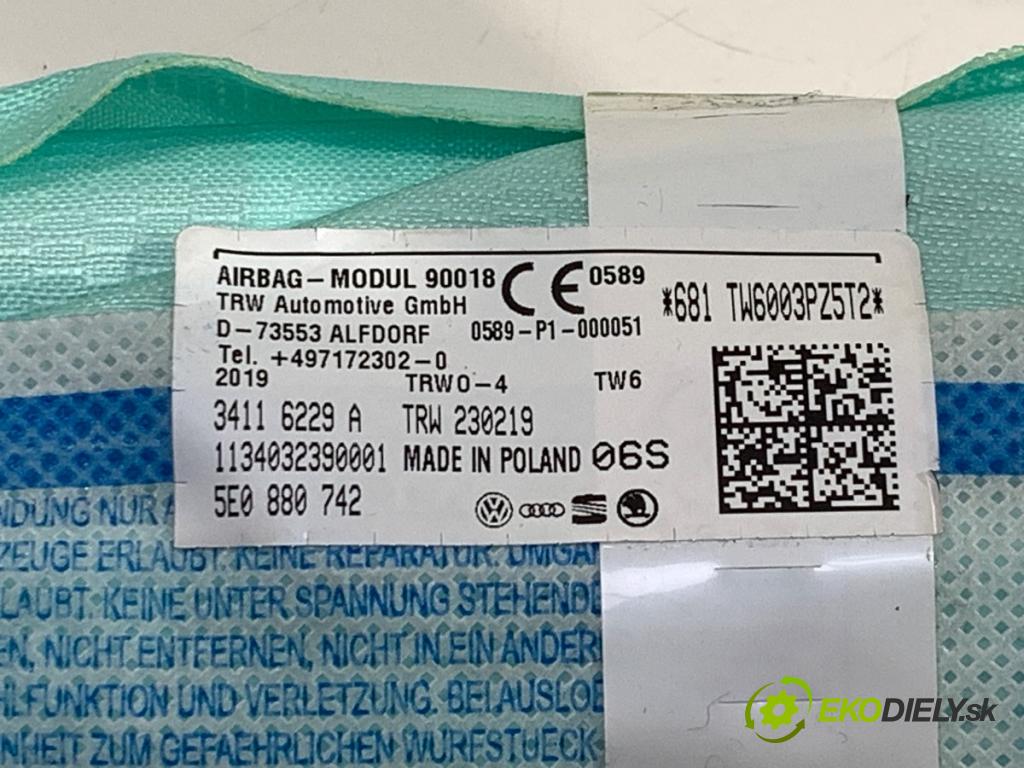 SKODA OCTAVIA III Kombi 2019 110 kW 2.0 TDI 1968 Stropný pravy 5E0880742