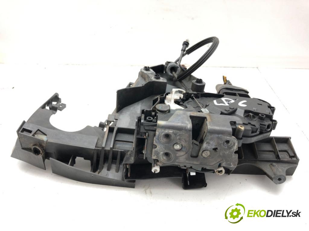 VOLVO V50 Kombi 2005 80 kW 1.6 D 1560 zámok dveře levý přední část 