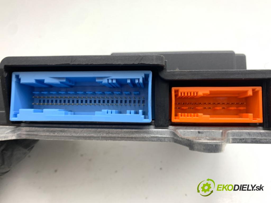 VOLVO V50 Kombi 2005 80 kW 1.6 D 1560 senzor airbag 30724652 (Snímač)