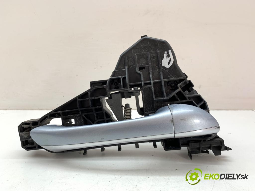 MERCEDES-BENZ W245 liftback 2006 103 kW B 200 CDI (245.208) 1991 klika vnejší pravý přední část A1697600234