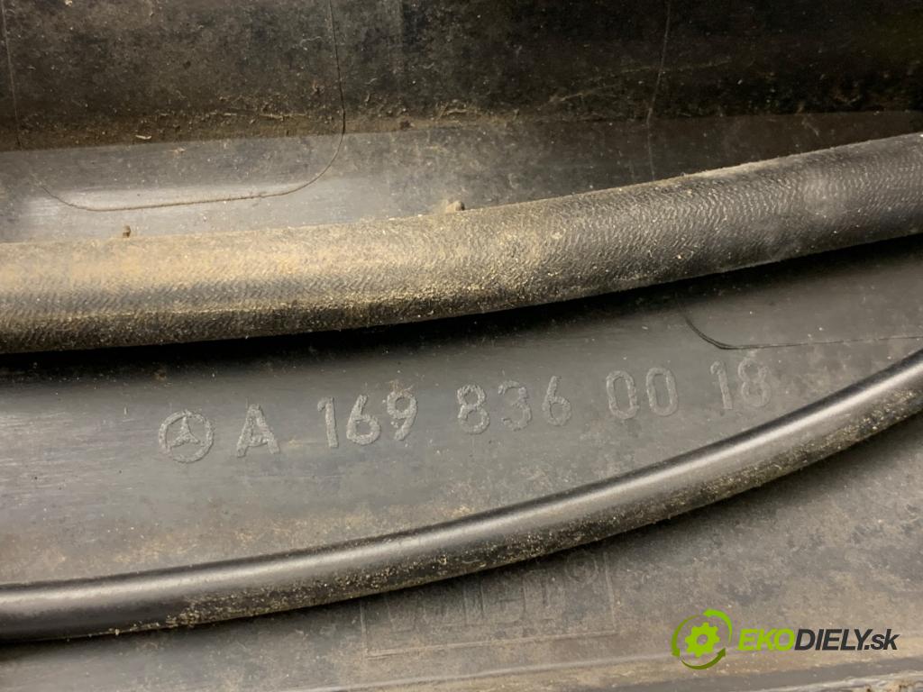 MERCEDES-BENZ W245 liftback 2006 103 kW B 200 CDI (245.208) 1991 torpédo plast pod čelní okno A1698360018 (Plast pod čelním sklem)