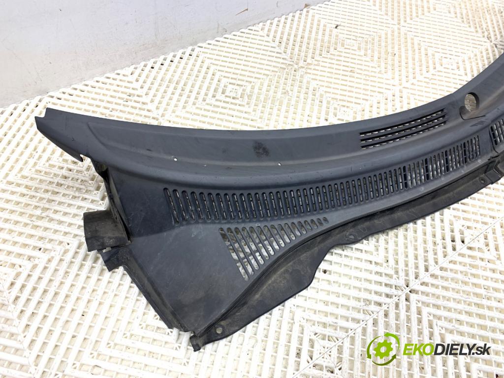 SUZUKI SWIFT III liftback 2009 67 kW 1.3 (RS 413) 1328 Torpédo, plast pod čelné okno 72341-62J0 (Torpédo (plast pod čelným sklom))