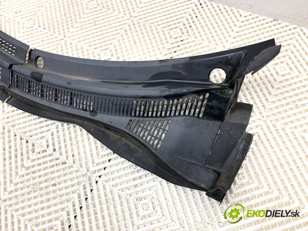 SUZUKI SWIFT III liftback 2009 67 kW 1.3 (RS 413) 1328 Torpédo, plast pod čelné okno 72341-62J0 (Torpédo (plast pod čelným sklom))