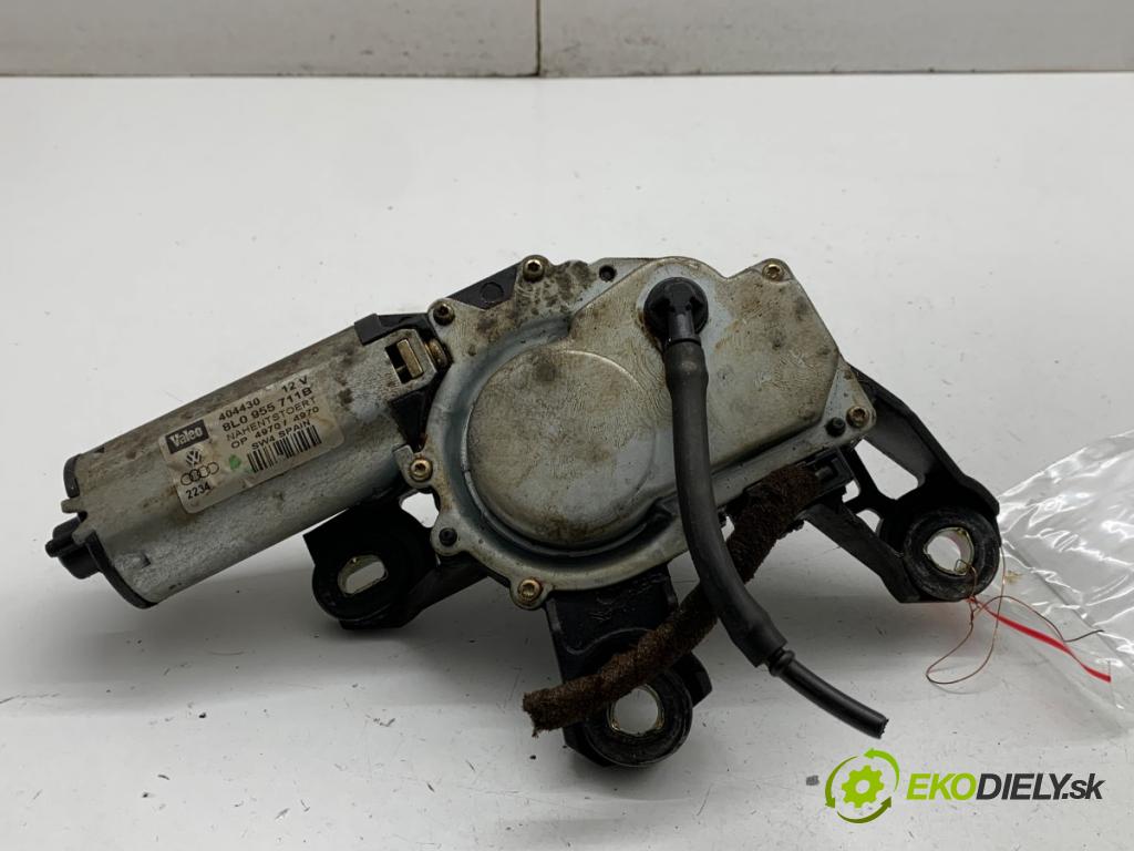 VW PASSAT B5 sedan 1997 66 kW 1.9 TDI 1896 motor stěračů zadní část 8L0955711B