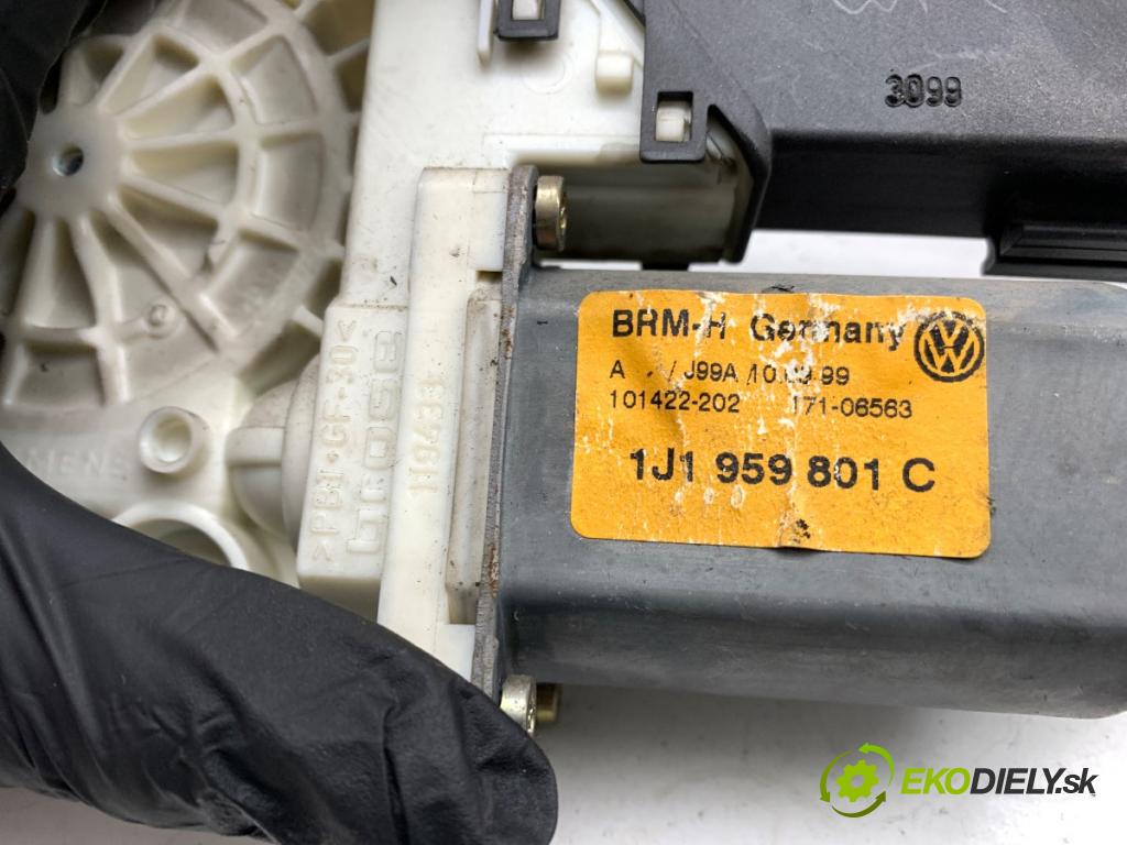 VW GOLF IV liftback 1999 85 kW 1.9 TDI 1896 motor sťahovaní okna levý přední část 1J1959801C