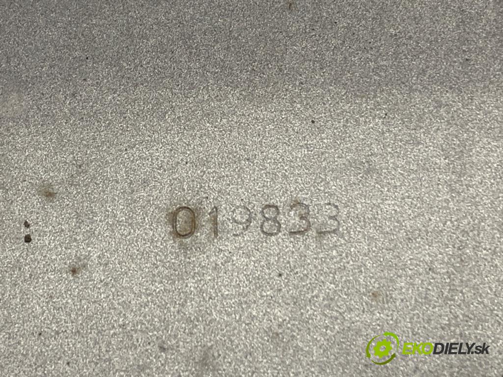 VOLVO V50 Kombi 2005 80 kW 1.6 D 1560 Výstuha nárazníka predný  (Výstuha predná)