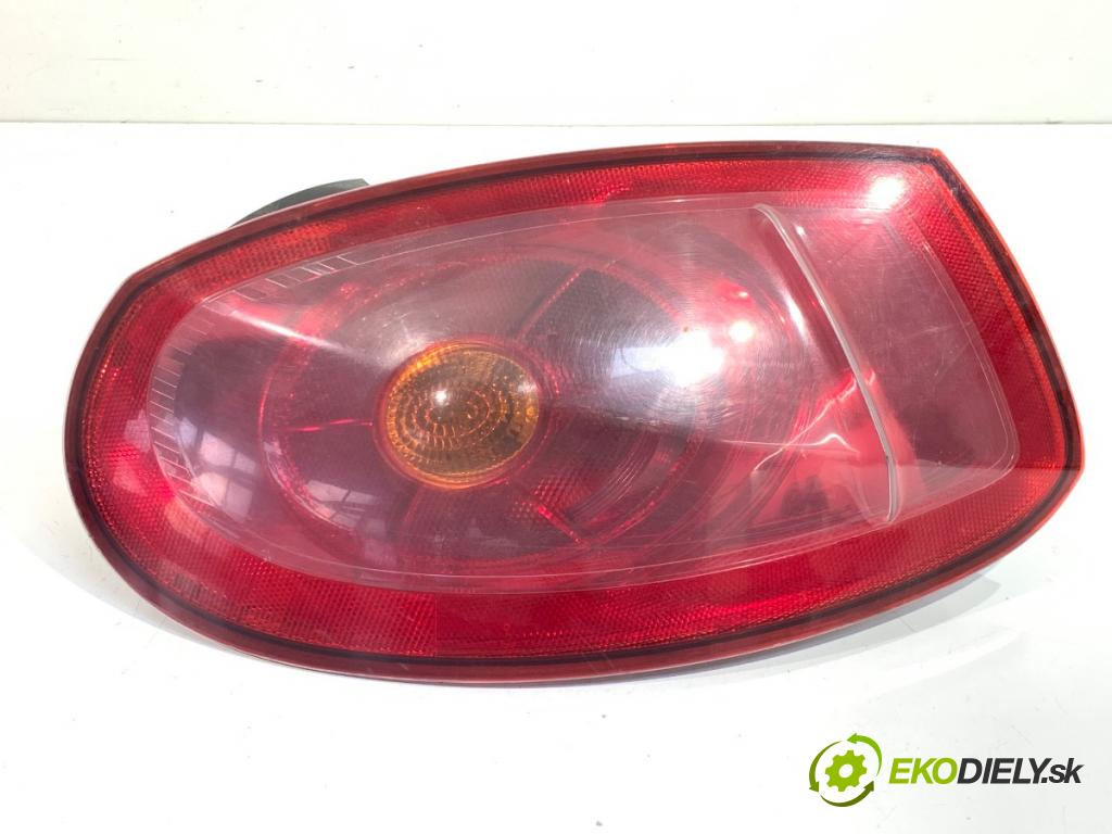 FIAT BRAVO II liftback 2007 110 kW 1.9 D Multijet (198AXC1B) 1910 Svetlo pravy zad 