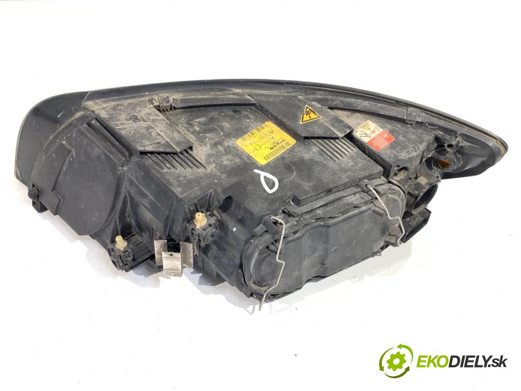 VOLVO V50 Kombi 2006 100 kW 2.0 D 1998 světlomet pravý přední část 30698890