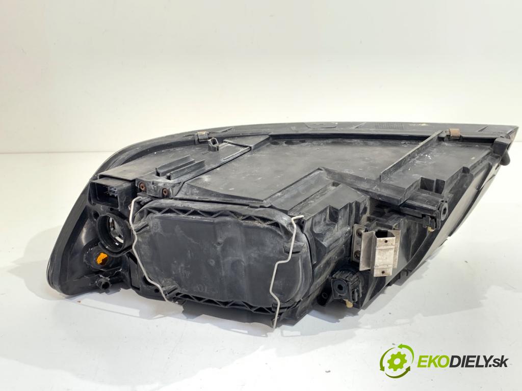 VOLVO V50 Kombi 2006 100 kW 2.0 D 1998 světlomet pravý přední část 30698890