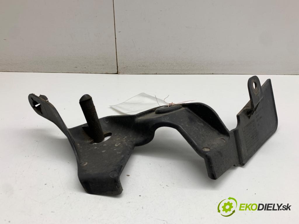 FORD ECOSPORT SUV 2021 92 kW 1.0 EcoBoost 998 Úchyt podblatnik pravy zad GN15-11778-CC