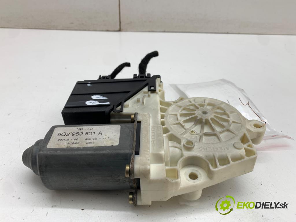 SEAT IBIZA III liftback 2002 55 kW 1.4 16V 1390 motor sťahovaní okna pravý přední část 6Q2959801A
