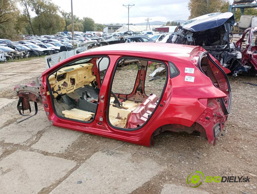 RENAULT CLIO IV liftback 2014 66 kW 0.9 TCe 90 898 KAROSERIA ČTVRŤÁK blatník práh střecha PODŁUŻNICA 