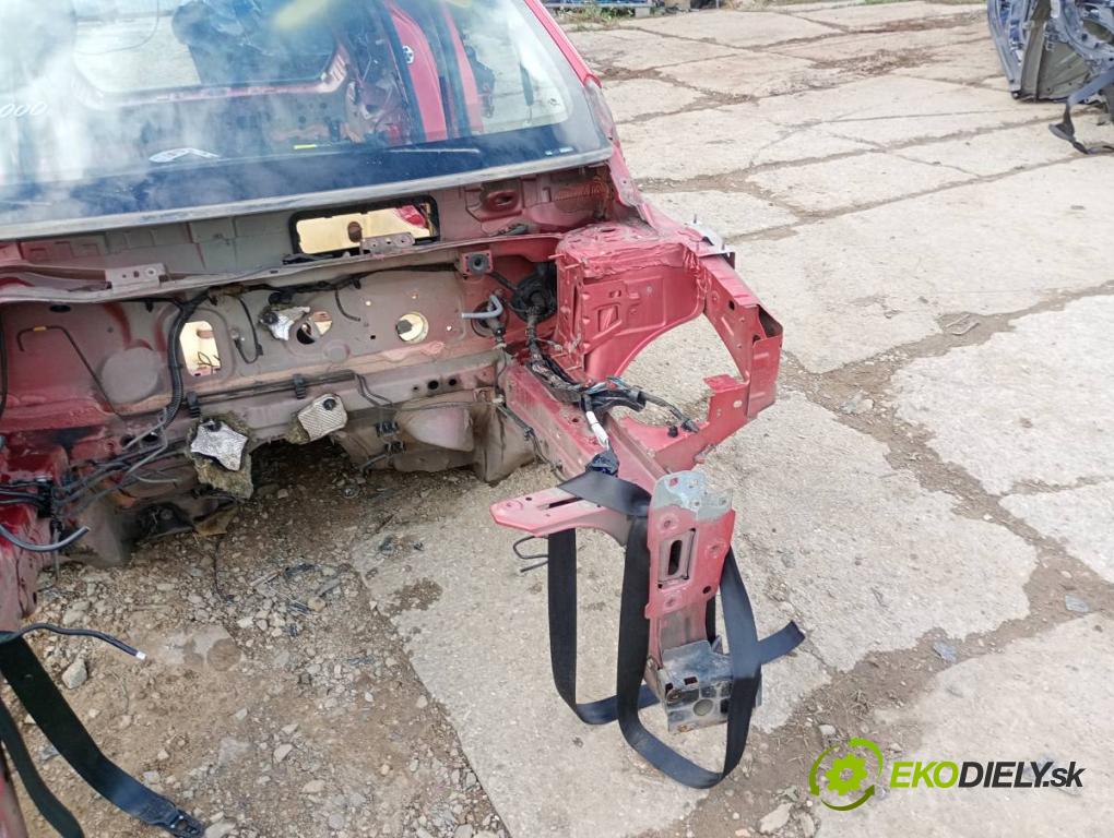 RENAULT CLIO IV liftback 2014 66 kW 0.9 TCe 90 898 KAROSERIA ČTVRŤÁK blatník práh střecha PODŁUŻNICA