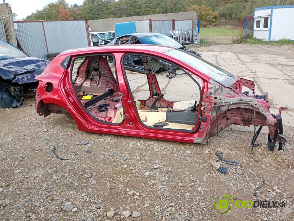 RENAULT CLIO IV liftback 2014 66 kW 0.9 TCe 90 898 KAROSERIA ČTVRŤÁK blatník práh střecha PODŁUŻNICA
