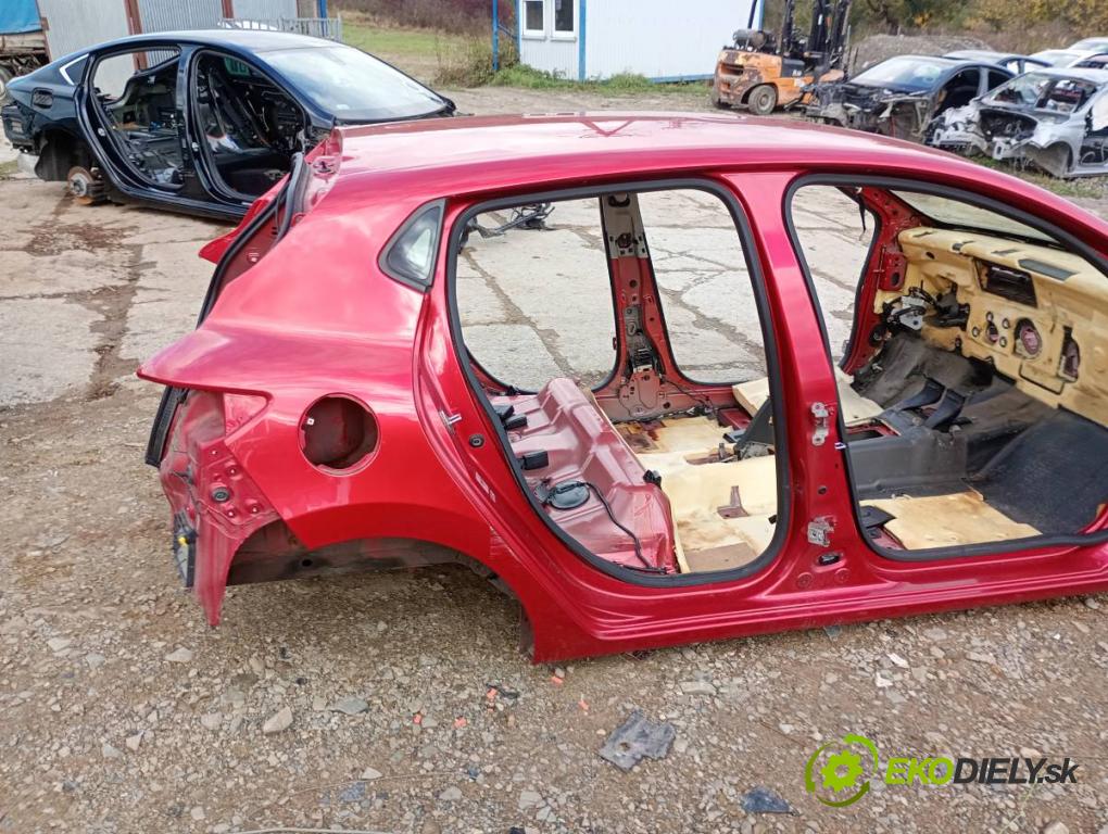 RENAULT CLIO IV liftback 2014 66 kW 0.9 TCe 90 898 KAROSERIA ČTVRŤÁK blatník práh střecha PODŁUŻNICA